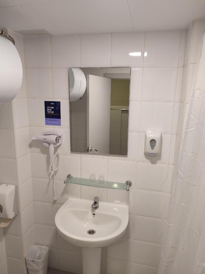 אל פראט דה לוברגאט Hotel Blauet By Bossh Hotels מראה חיצוני תמונה