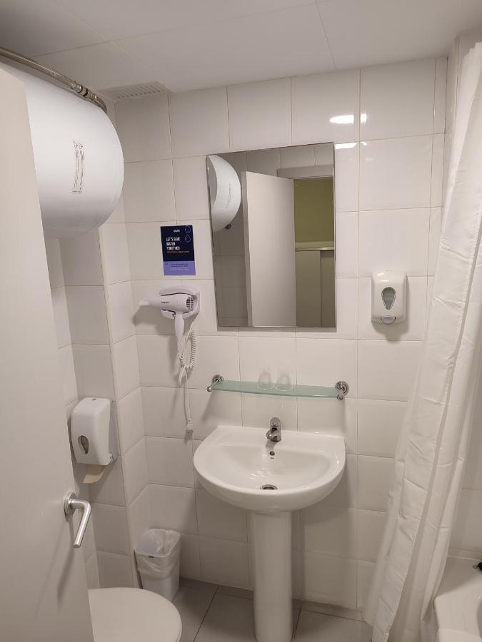 אל פראט דה לוברגאט Hotel Blauet By Bossh Hotels מראה חיצוני תמונה
