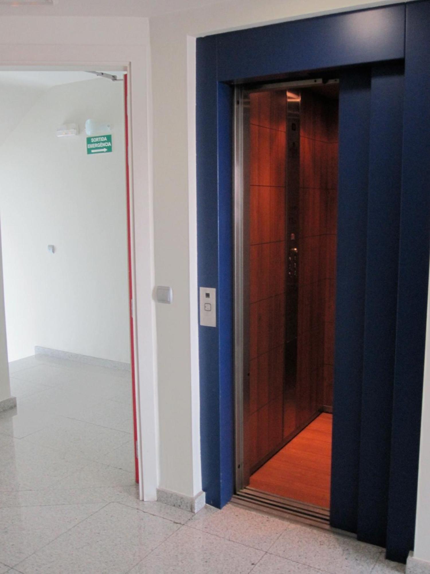 אל פראט דה לוברגאט Hotel Blauet By Bossh Hotels מראה חיצוני תמונה