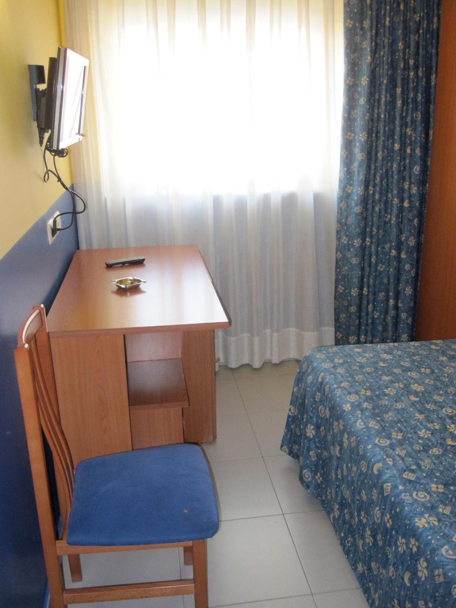 אל פראט דה לוברגאט Hotel Blauet By Bossh Hotels מראה חיצוני תמונה